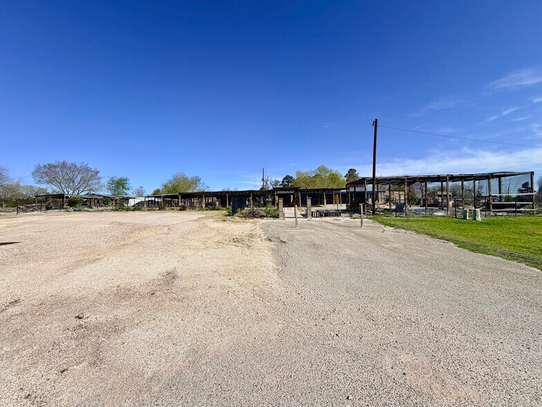 More Photos Of 20698 Eva St, Montgomery Garden Center For Lease