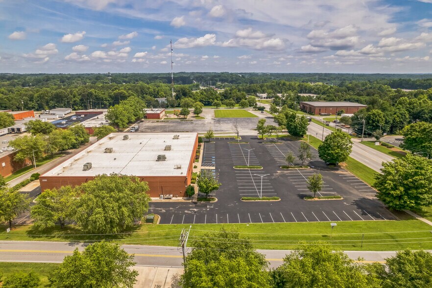 More Photos Of 2080 Brentwood St, High Point Office For Lease