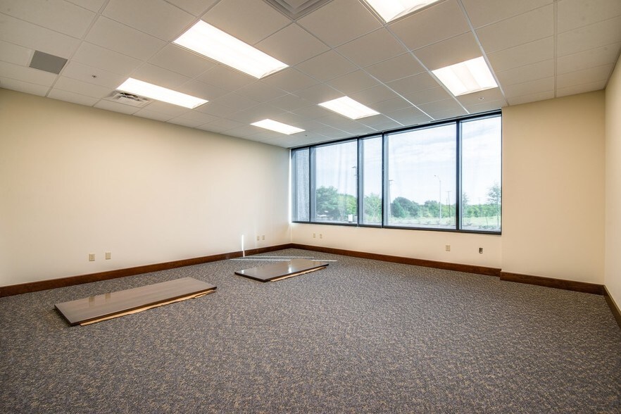 More Photos Of 1225 S Main St, Grapevine Loft Creative Space For Lease