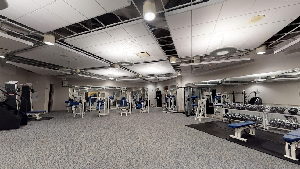 More Photos Of 540 W Northwest Hwy, Barrington Unknown For Lease