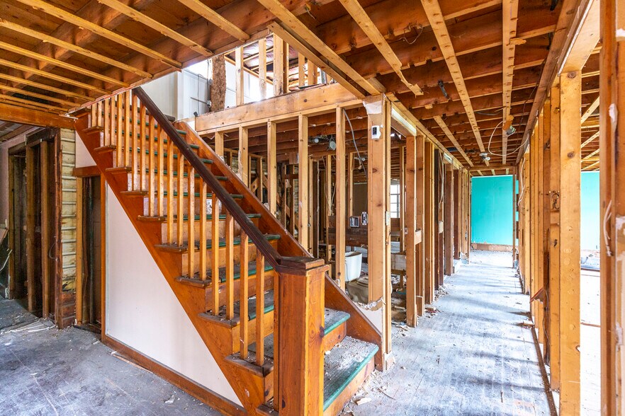 More Photos Of 23 E Main St, Hancock Restaurant For Sale