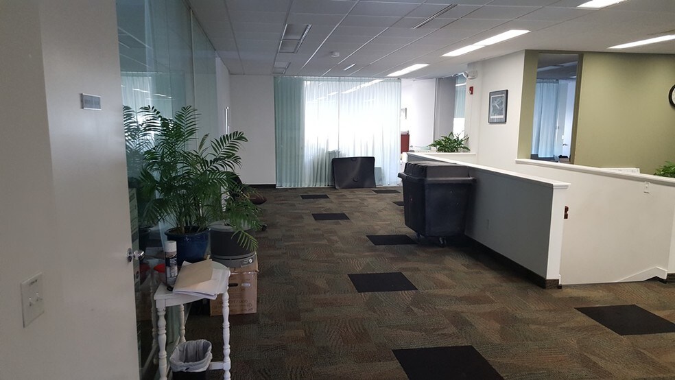 More Photos Of 99 Mechanic St, Pawcatuck Office For Sale