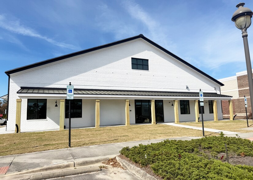 Primary Photo Of 1160 E Cutlar Crossing, Leland Medical For Lease