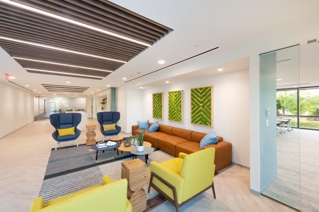 More Photos Of 14850 Conference Center Dr, Chantilly Office For Lease