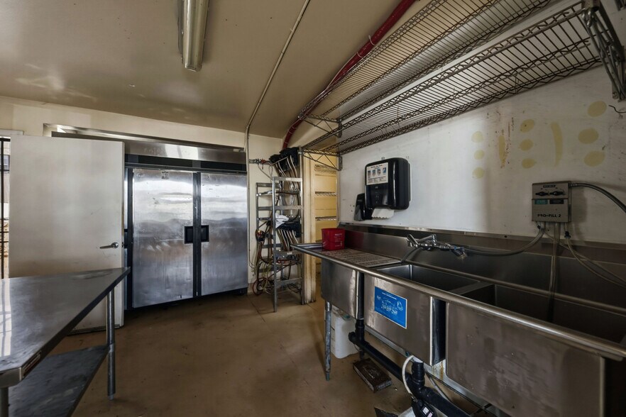 More Photos Of 951 C St, Hayward Fast Food For Sale