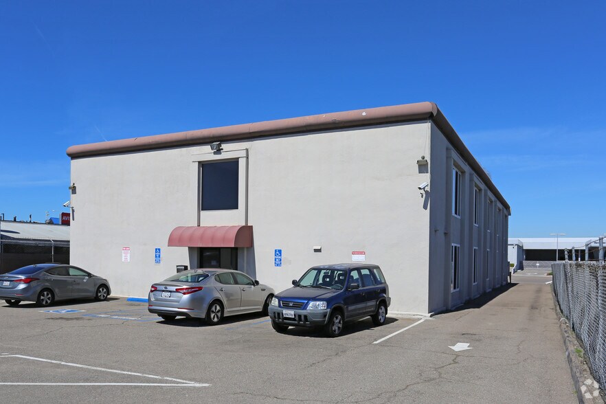 More Photos Of 7841 Balboa Ave, San Diego Coworking Space