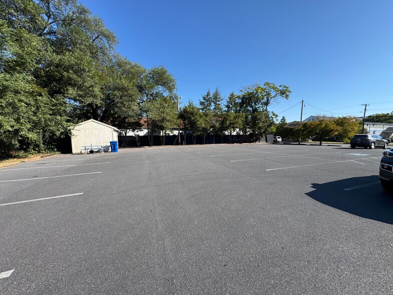 More Photos Of 508 N Commerce Ave, Front Royal Bank For Sale