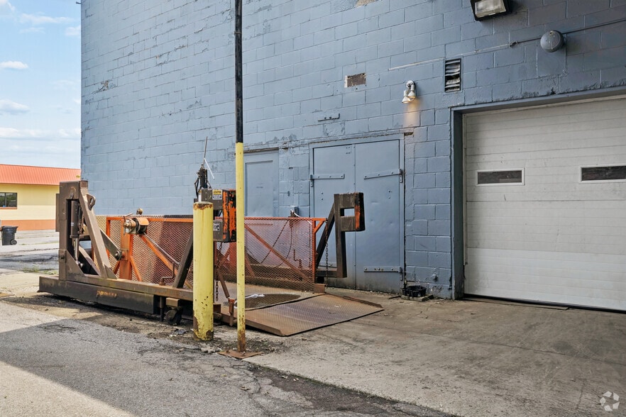 More Photos Of 3640 Delaware Ave, Tonawanda Supermarket For Sale