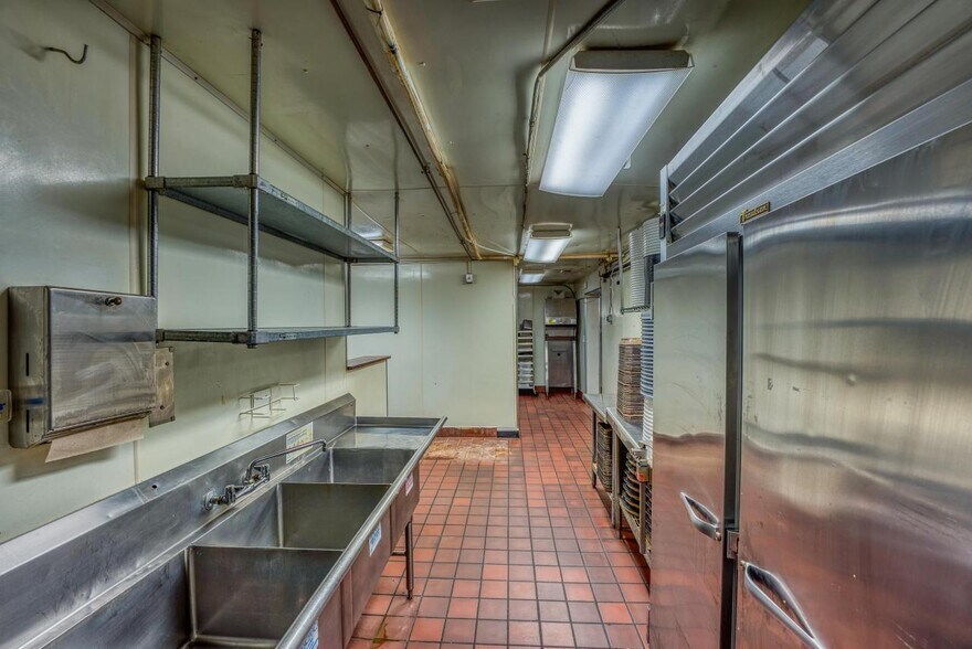 More Photos Of 238 Meadow St, Littleton Freestanding For Sale