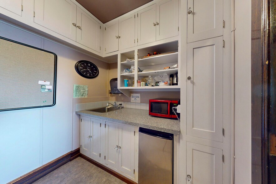 More Photos Of 201-205 4th Ave E, Olympia Office For Sale