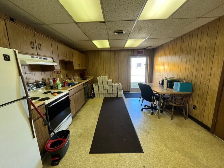 More Photos Of 7643 Highway 178, Olive Branch Office For Sale