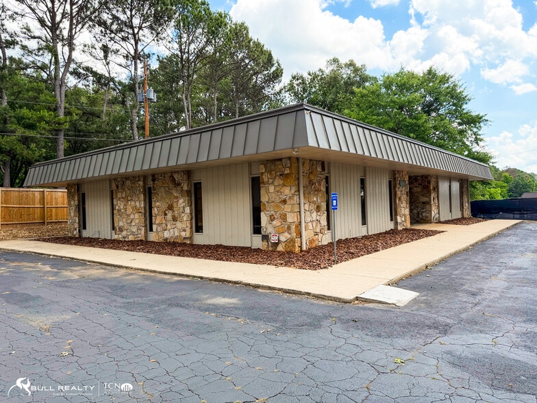 More Photos Of 2560 E Wesley Chapel Way, Decatur Office For Sale