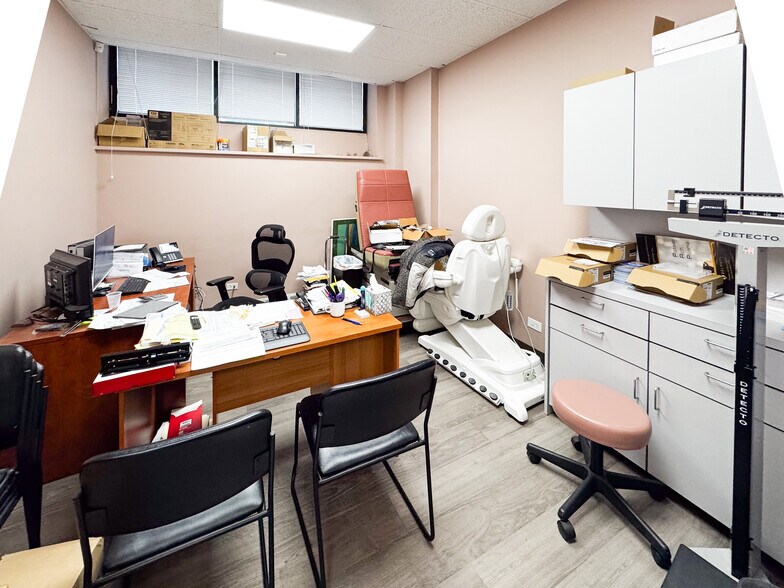 More Photos Of 65-35 Queens Blvd, Woodside Office For Lease