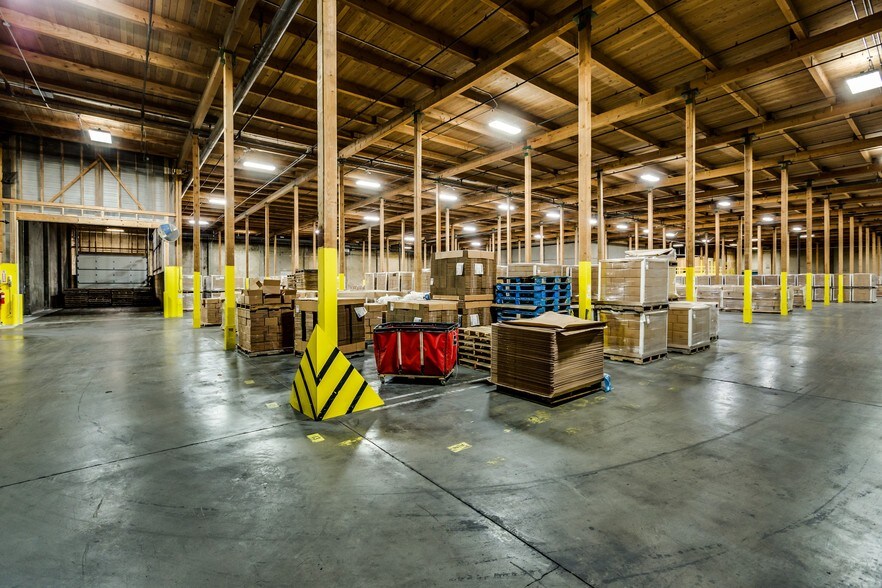 More Photos Of 430 7th Ave S, Buhl Manufacturing For Lease