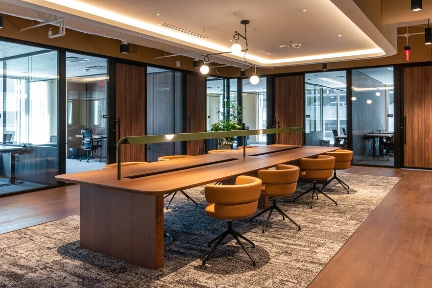 More Photos Of 999 Peachtree St Ne, Atlanta Coworking Space