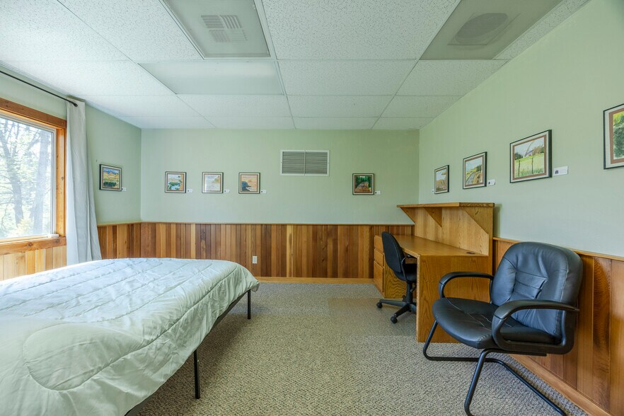 More Photos Of 45632 McKenzie Hwy, Vida Flex For Sale