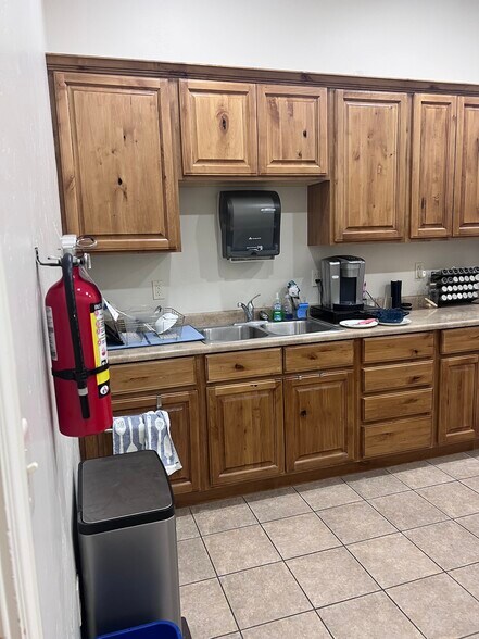More Photos Of 1238 W 750 N, Springville Loft Creative Space For Lease