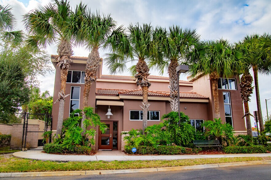 More Photos Of , West Palm Beach General Retail For Sale