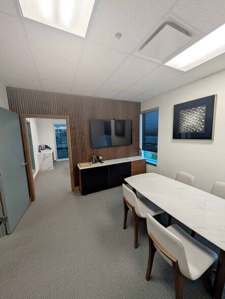 More Photos Of 9525 201st St, Langley Office For Lease