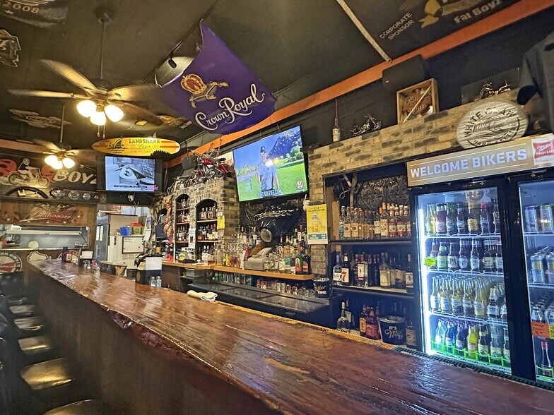 More Photos Of 219 S Main St, Fort Atkinson Bar For Sale
