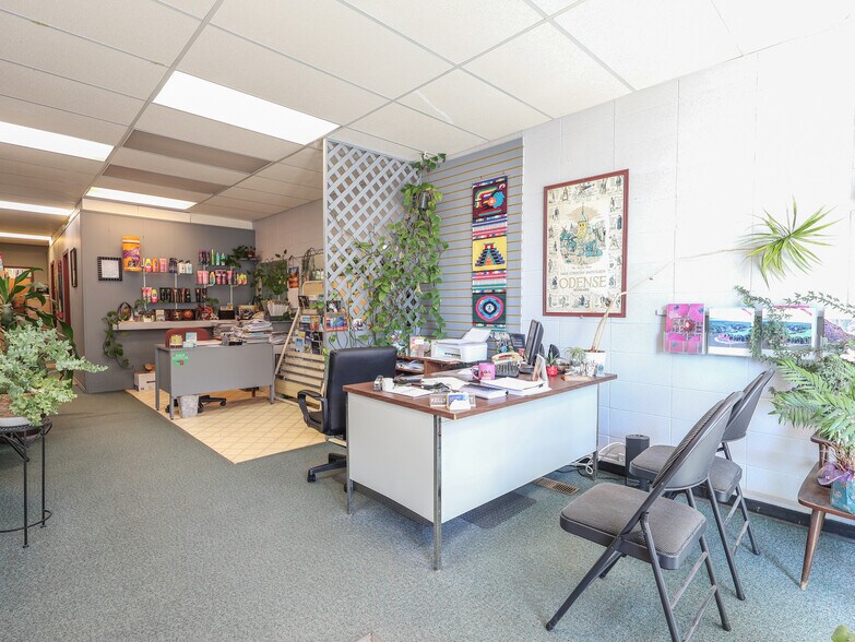 More Photos Of 5002 50 st, Stettler Flex For Sale