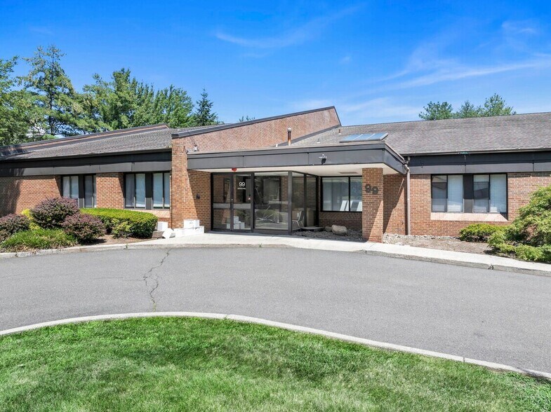 More Photos Of 101-105 Dutch Hill Rd, Orangeburg Office For Sale