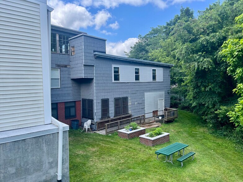 More Photos Of 44 Morris St, Webster Flex For Sale