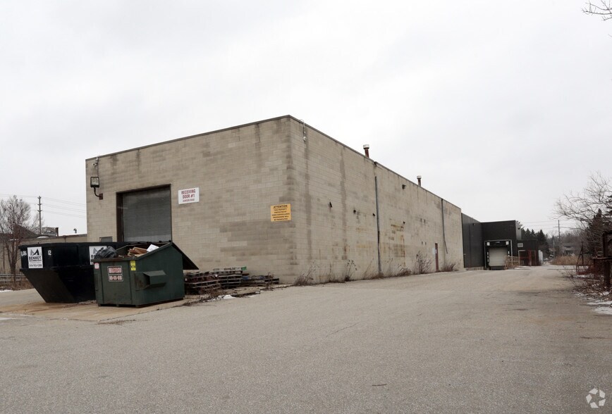 More Photos Of 194 Speedvale Ave, Guelph Manufacturing For Lease