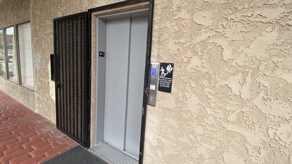 More Photos Of 833 Mistletoe Ln, Redding Office For Lease