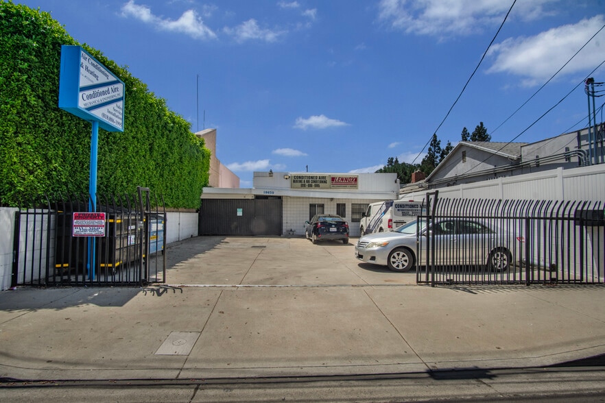 Primary Photo Of 18650 Parthenia St, Northridge Service For Sale