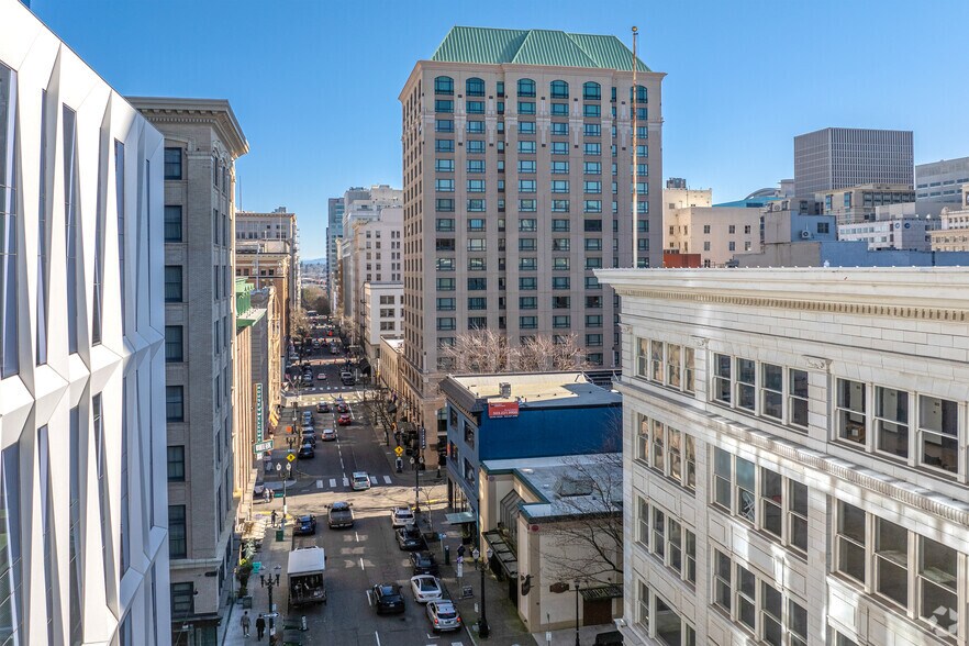 More Photos Of 800-808 SW Alder St, Portland Office For Sale