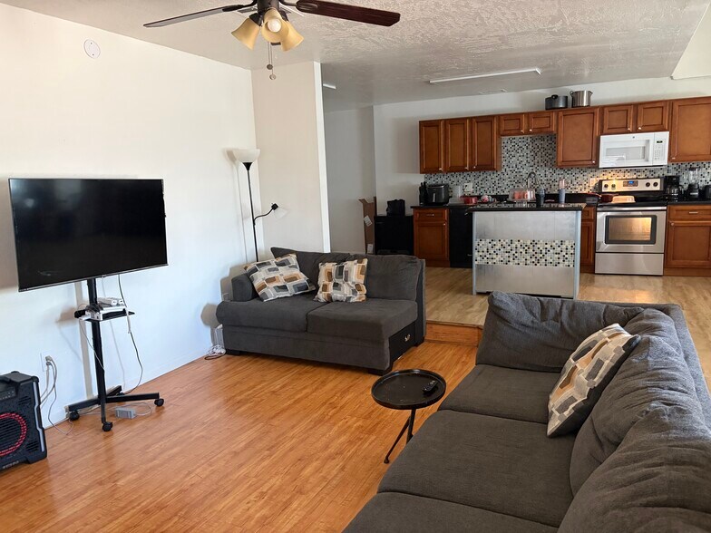 More Photos Of 1746 W Thomas Rd, Phoenix Multifamily For Sale