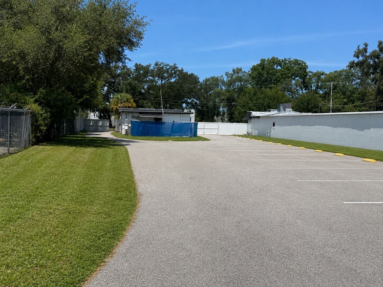 More Photos Of 6805 Benjamin Rd, Tampa Industrial For Lease