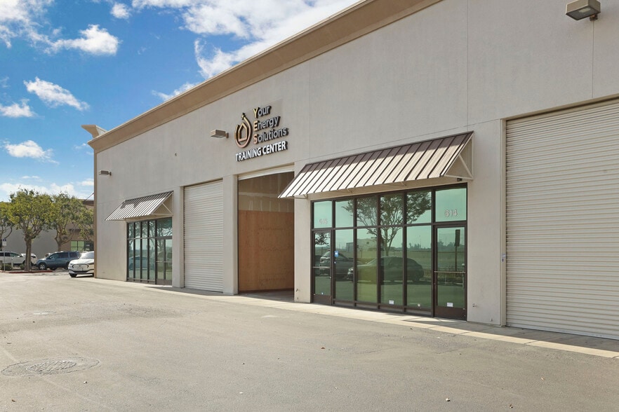 More Photos Of 600-626 Commerce Ct, Manteca Service For Sale