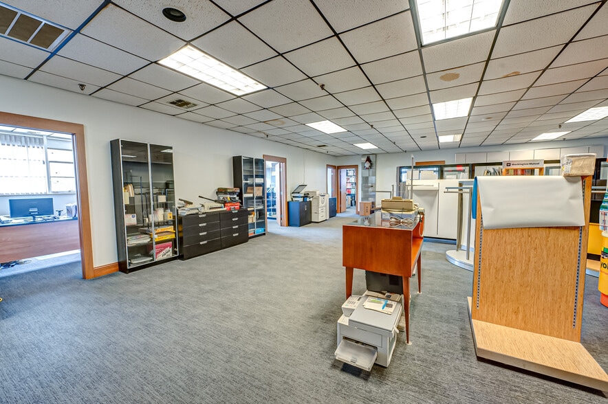 More Photos Of 185 Dixon Ave, Amityville Manufacturing For Sale