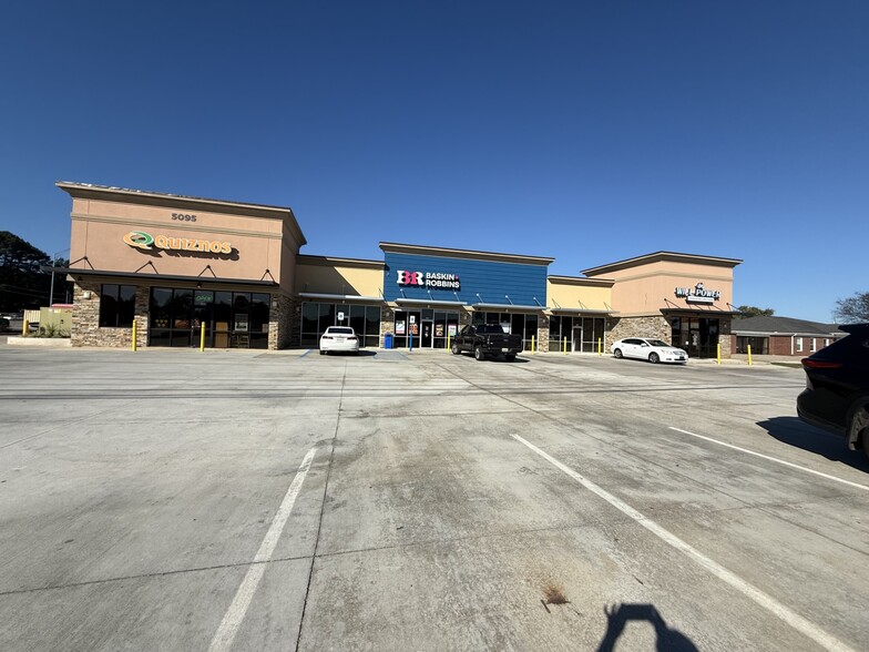 More Photos Of 5095 Moores Mill Rd, Huntsville General Retail For Lease