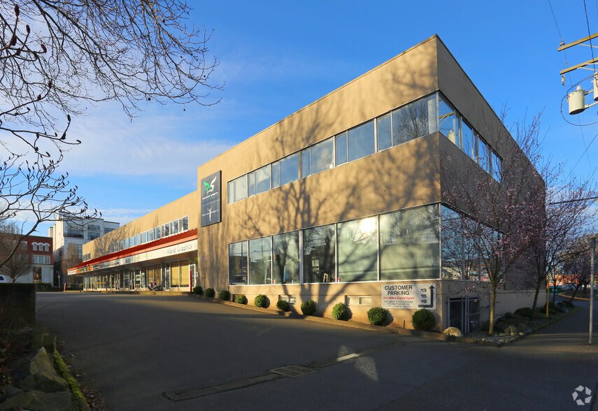 More Photos Of 1950-1960 Government St, Victoria Storefront For Lease