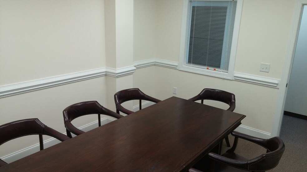 More Photos Of 18809 W Catawba Ave, Cornelius Medical For Lease