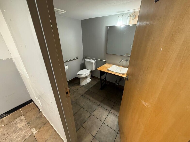 More Photos Of 108 E Jackson St, Thomasville Loft Creative Space For Sale