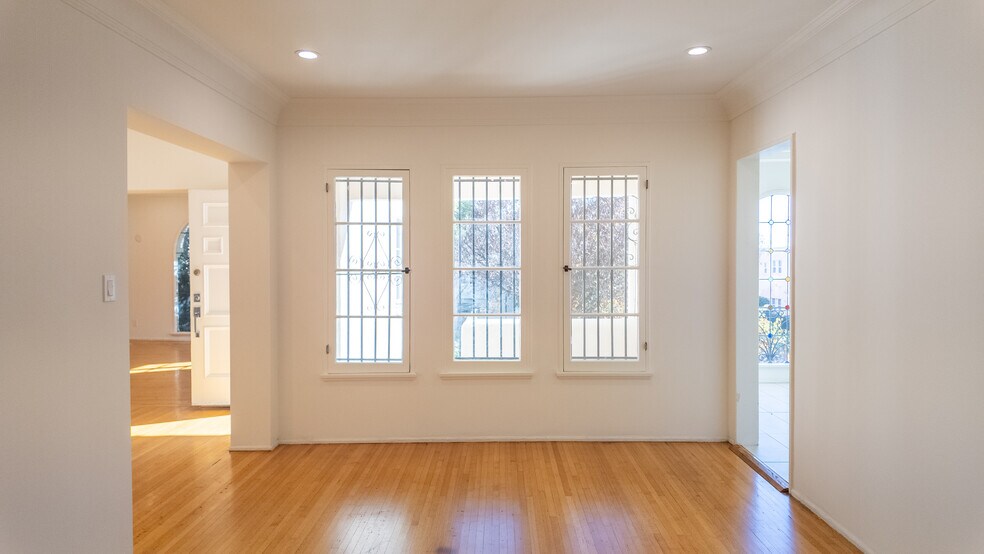 More Photos Of 205 S Reeves Dr, Beverly Hills Apartments For Sale