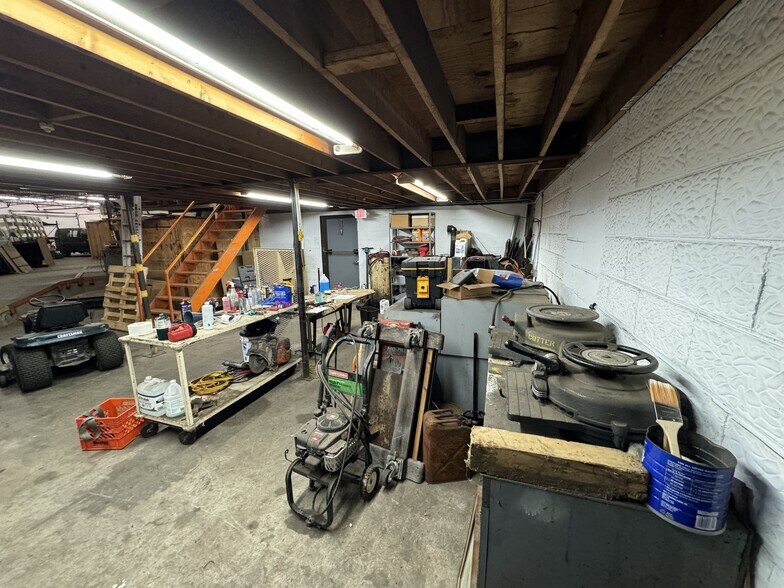 More Photos Of 905 Miami St, Akron Warehouse For Sale