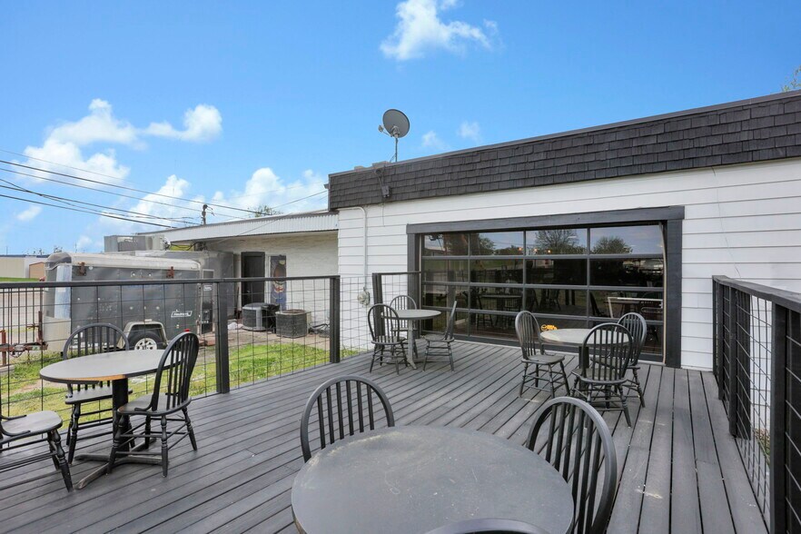More Photos Of 609 Mill St, New Lexington Restaurant For Sale