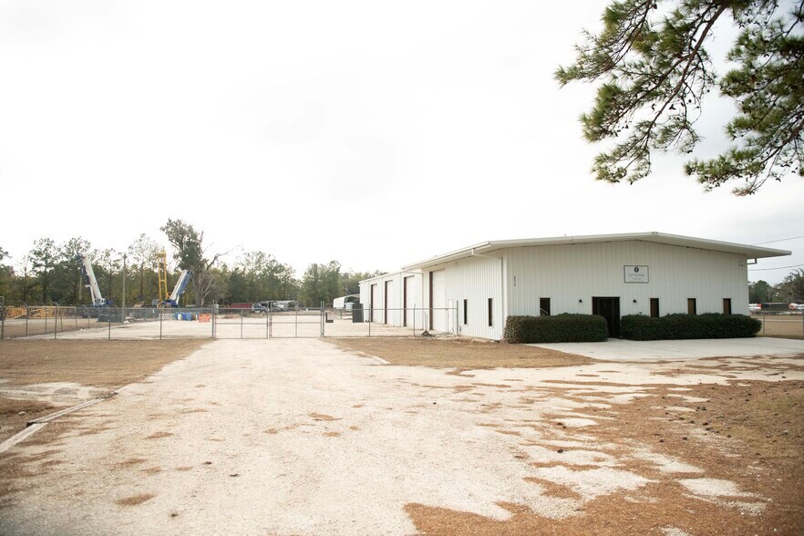 More Photos Of 4134 US 441, Lake City Light Manufacturing For Lease