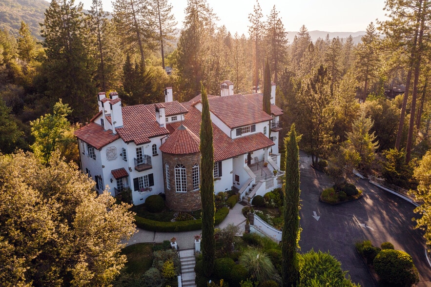 More Photos Of 48644 Victoria Ln, Oakhurst Hospitality For Sale