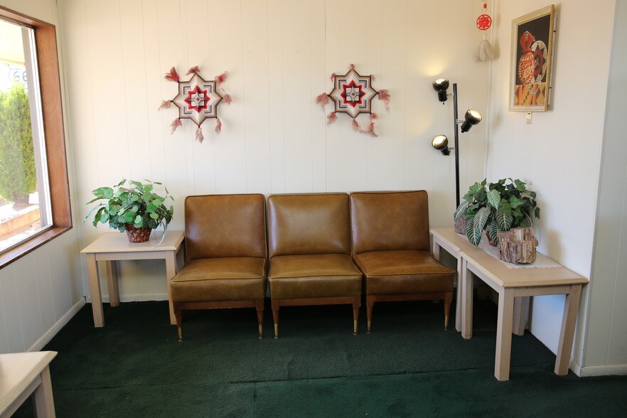 More Photos Of 2101-2105 Navajo Blvd, Holbrook Hospitality For Sale