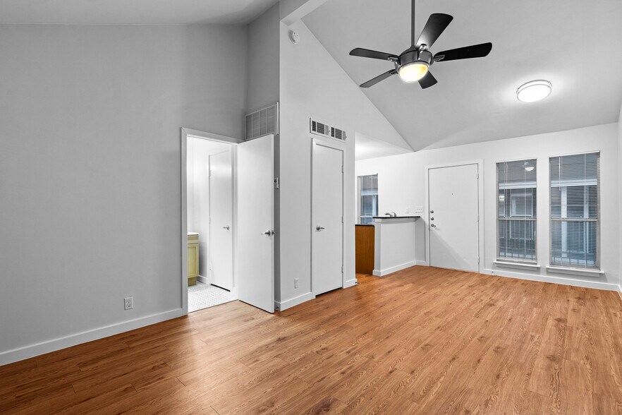 More Photos Of 2526 Durwood St, Austin Apartments For Sale