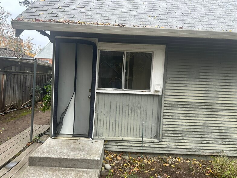 More Photos Of 150 W Stadium Dr, Stockton Apartments For Sale