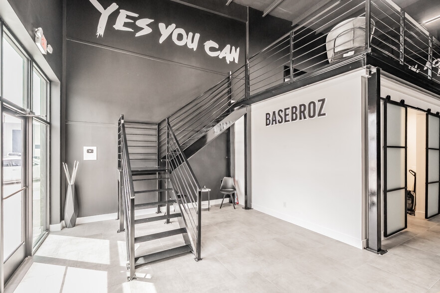 More Photos Of 13053 Harmon Rd, Fort Worth Warehouse For Sale