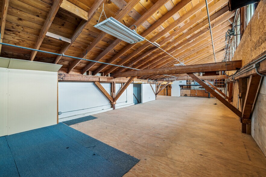 More Photos Of 4775-4779 E Ramon Rd, Palm Springs Warehouse For Sale