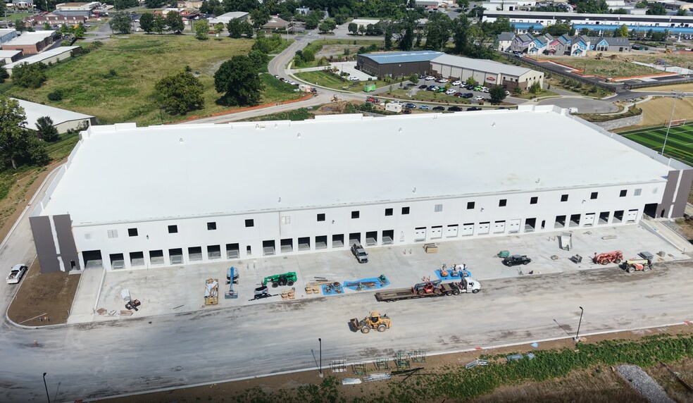 More Photos Of 230 Innovation Way, Hendersonville Warehouse For Lease